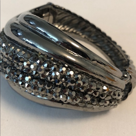 Cuff Bracelet - Picture 4 of 6